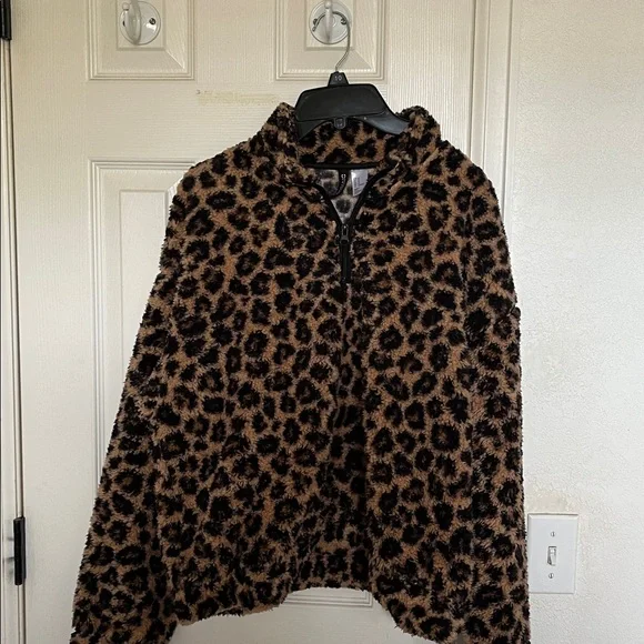 Divided Leopard Print Fleece Jacket - Picture 1 of 3